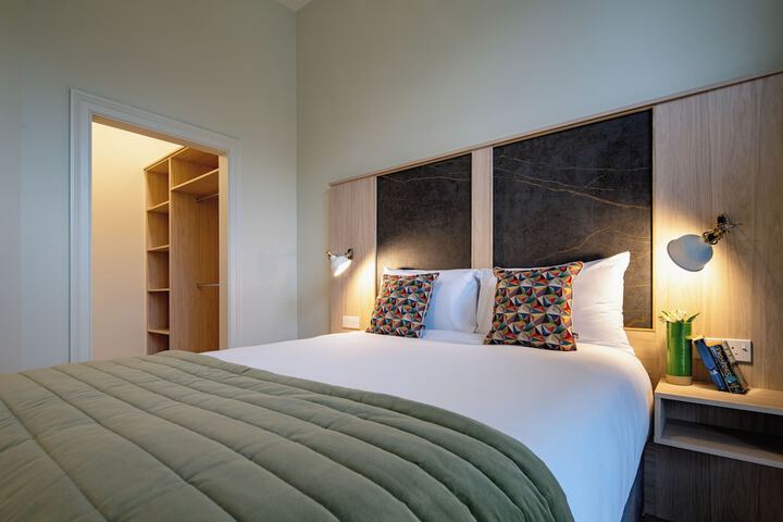 Room 8 of 48