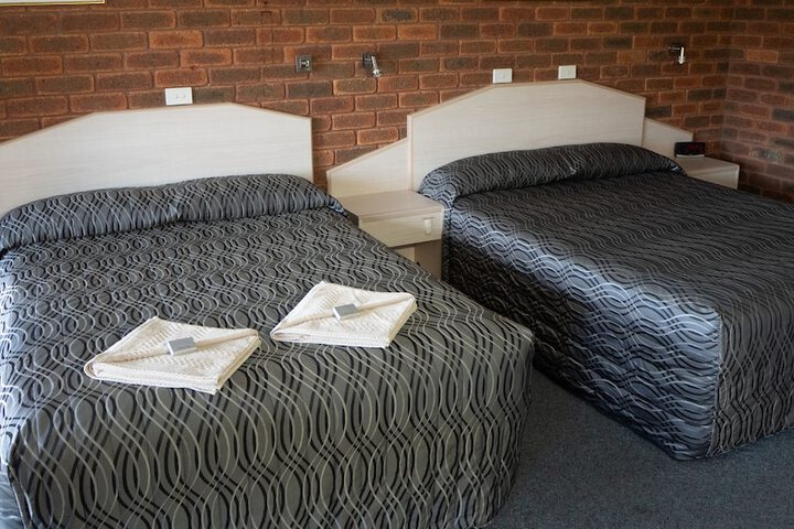 Room 9 of 33
