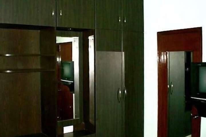 Room 10 of 24