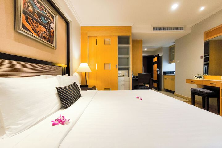Room 27 of 60