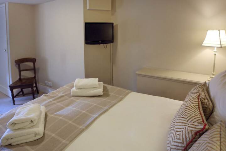 Room 5 of 46