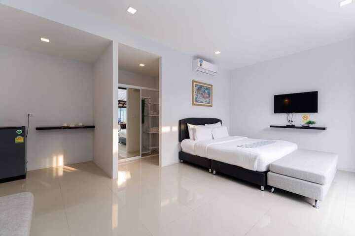 Room 16 of 92