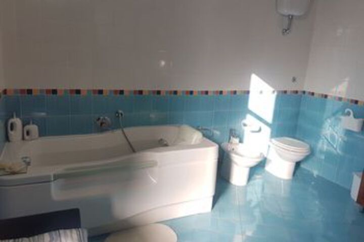 Room 4 of 15