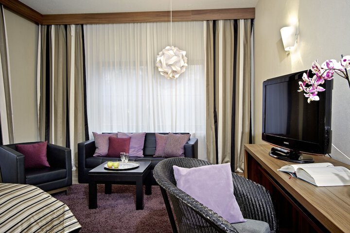 Room 8 of 58