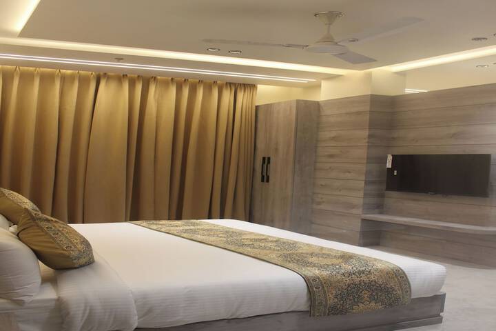 Room 37 of 77