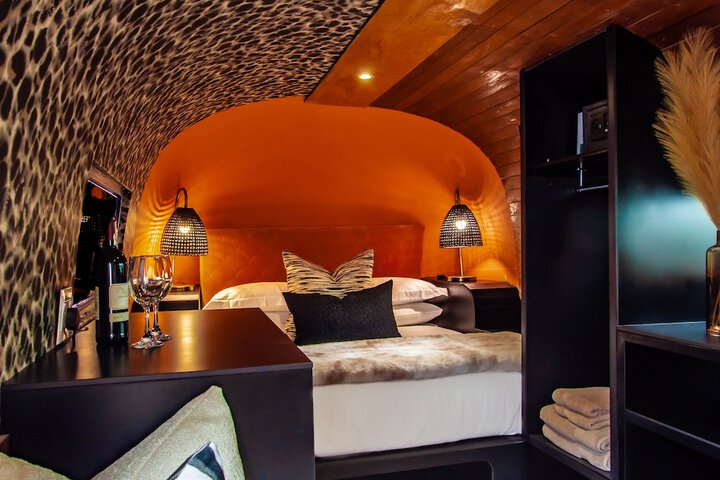Room 8 of 48