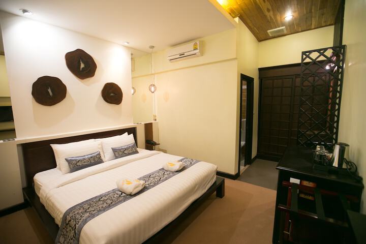 Room 7 of 25