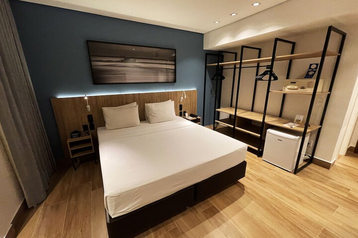 Room 9 of 64