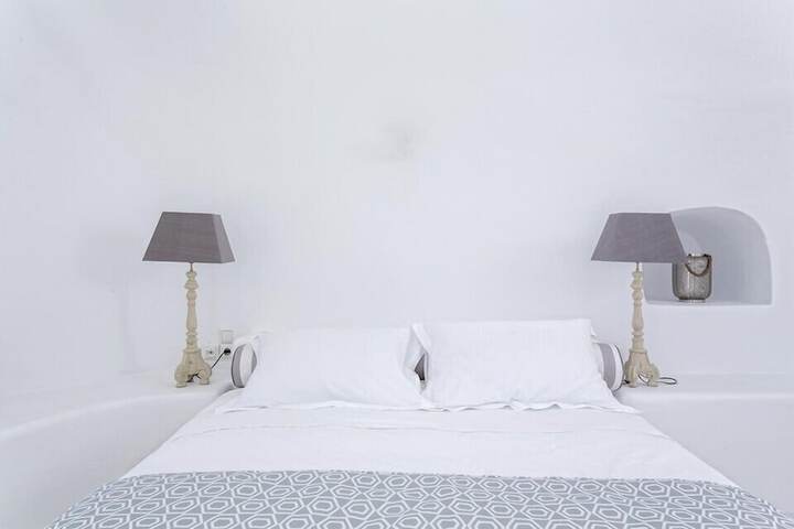 Room 2 of 109