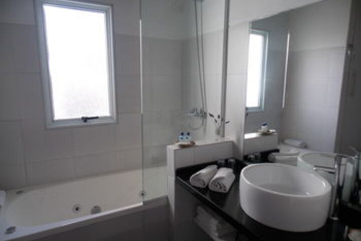 Room 11 of 25