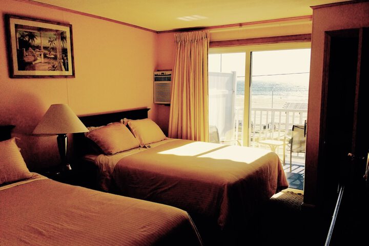 Room 13 of 32