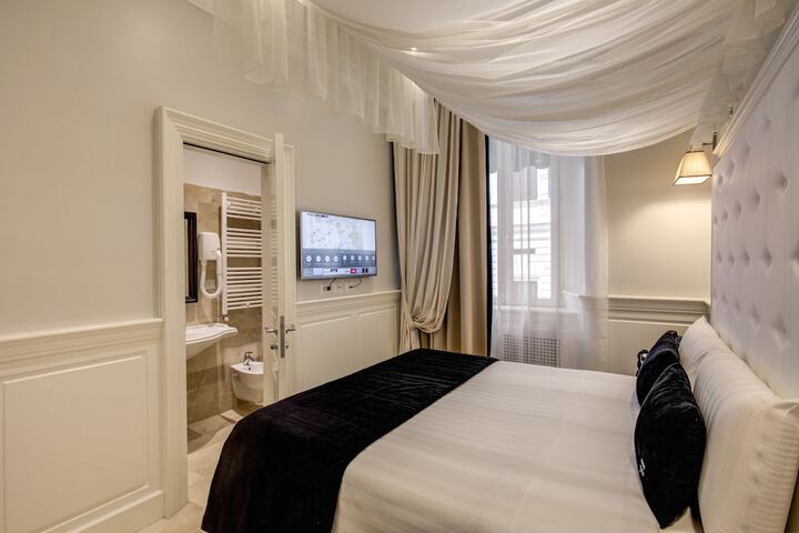 Room 4 of 30