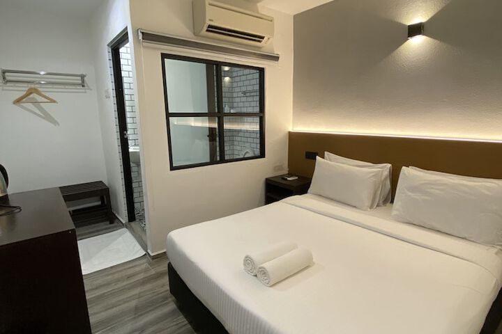 Room 45 of 102
