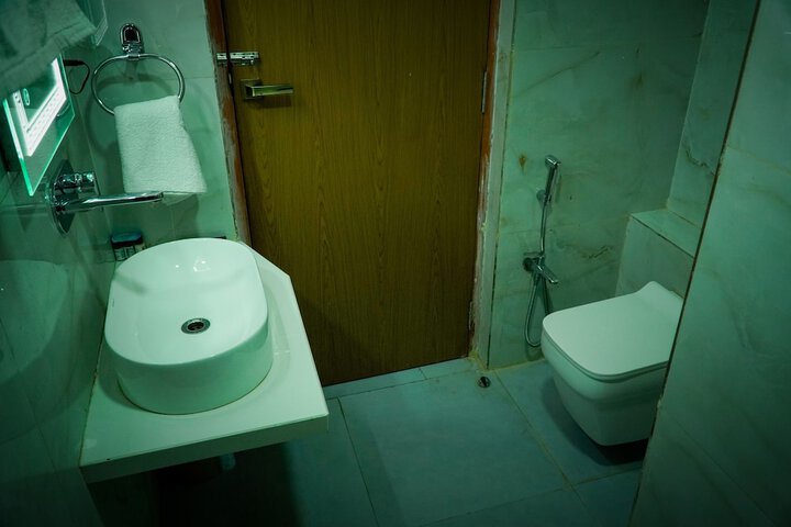 Room 32 of 54