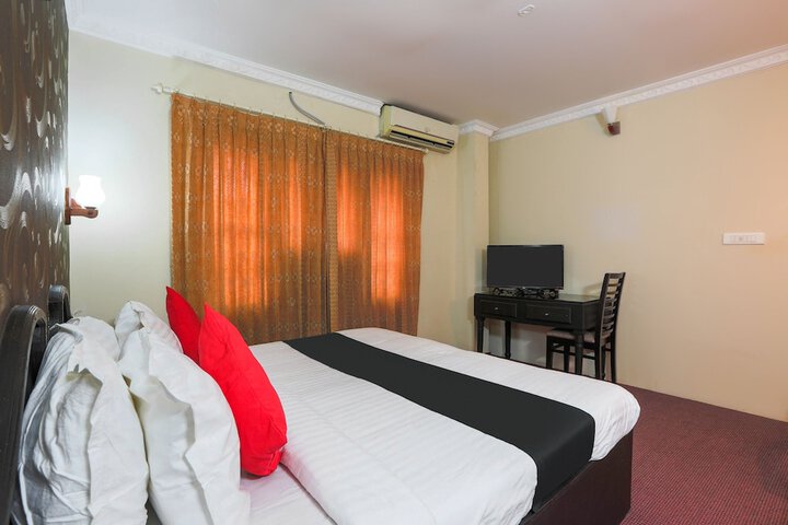 Room 7 of 8