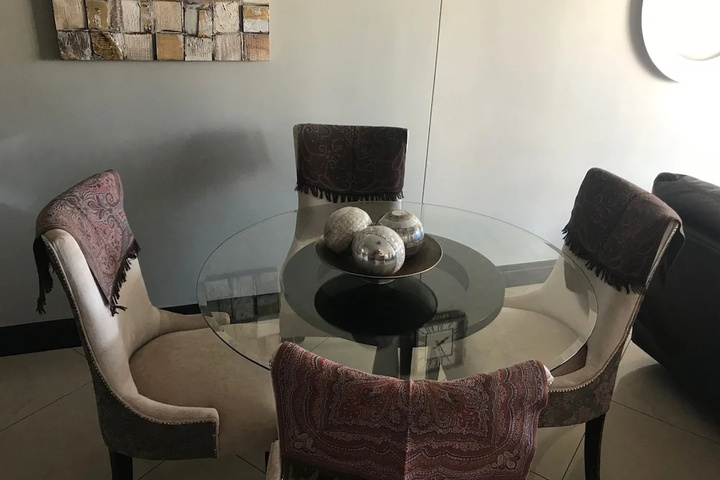 Room 11 of 18