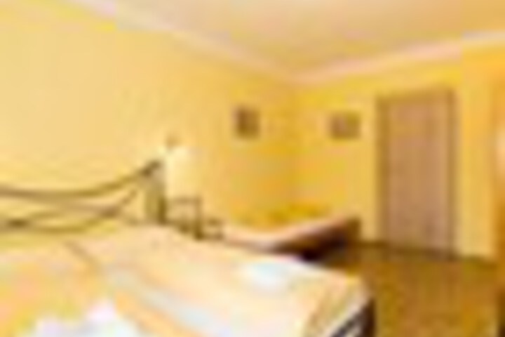 Room 35 of 75