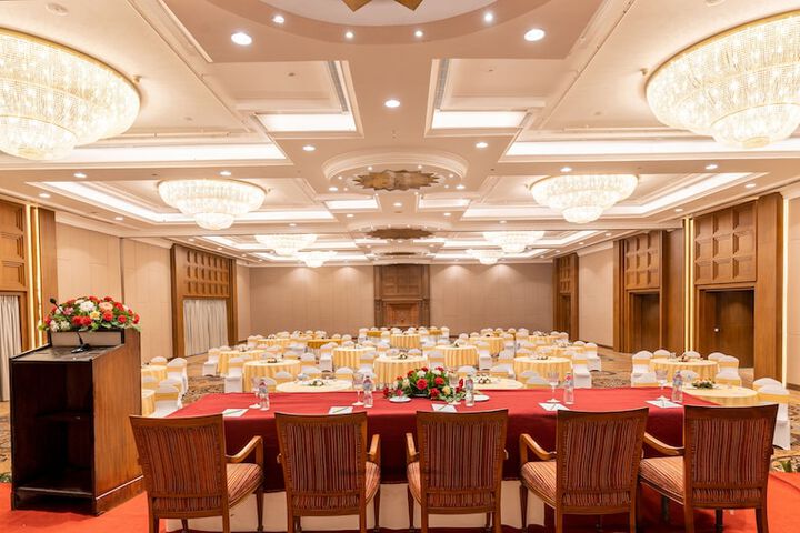 Ballroom/Hall 135 of 172