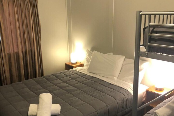 Room 10 of 38