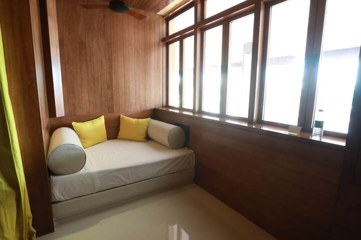 Room 6 of 39