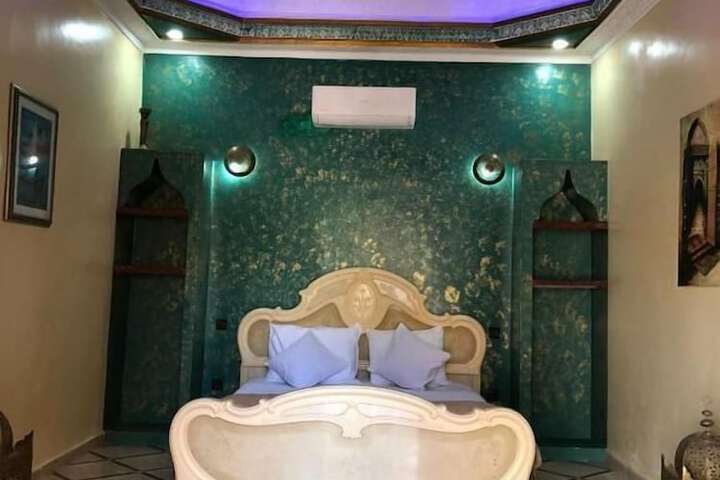 Room 44 of 96