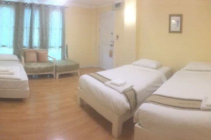 Room 26 of 86
