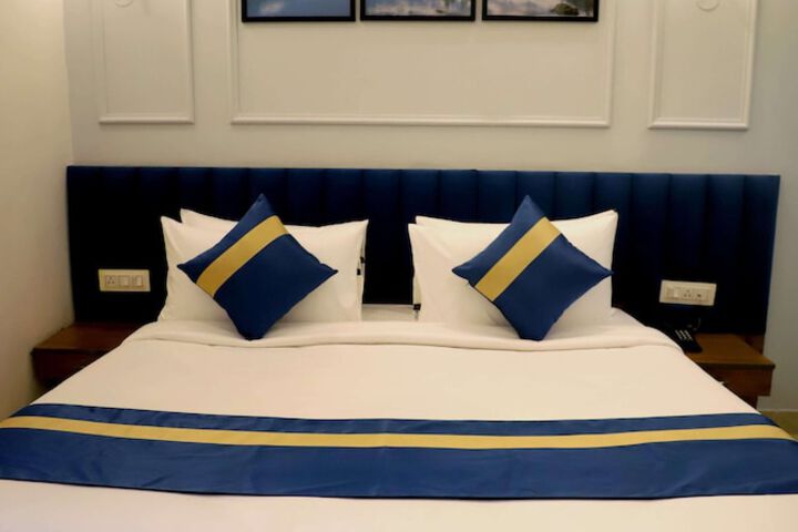 Room 4 of 37