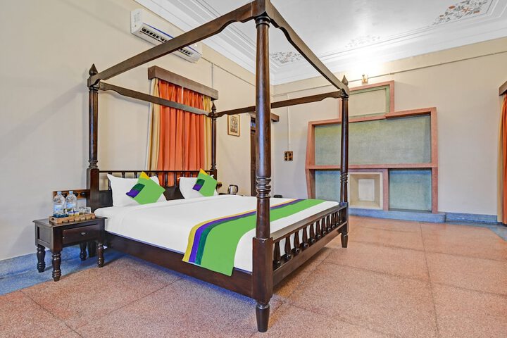 Treebo The Regal House Near Fateh Sagar Lake
