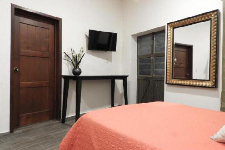 Image of Galarza 24