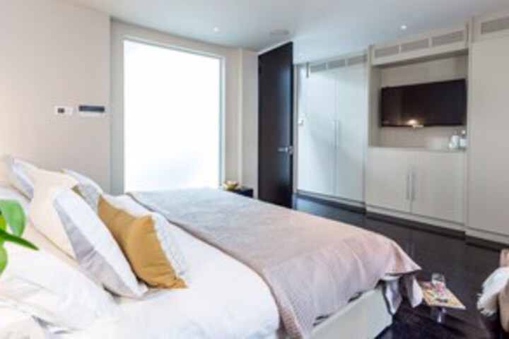 Room 27 of 28