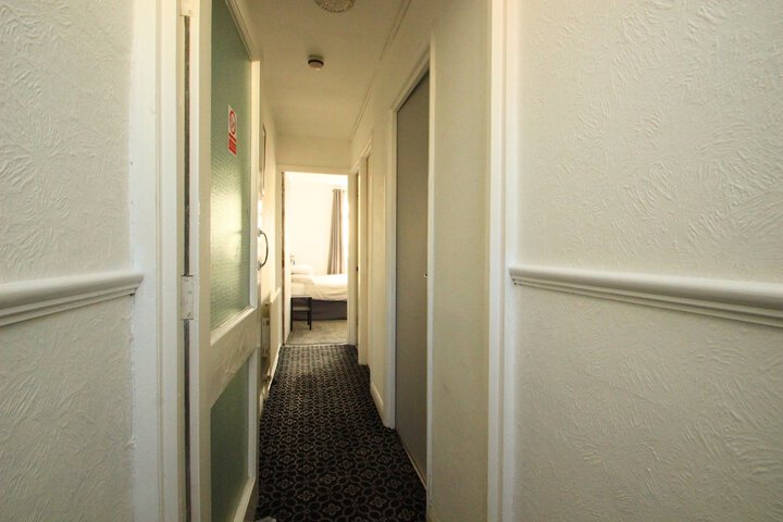 Ballroom/Hall 12 of 17