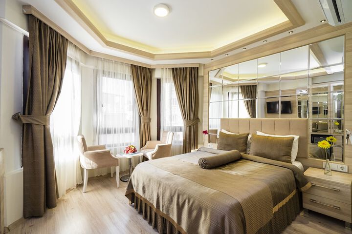 Room 4 of 17