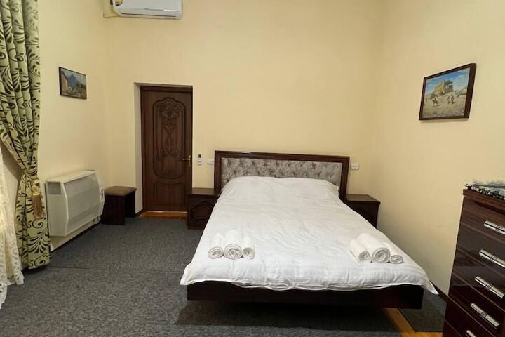 Room 7 of 17