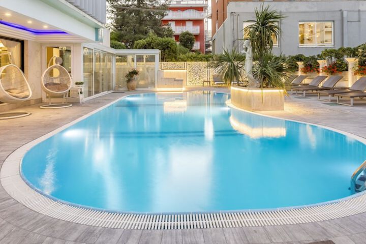 Pool 45 of 111