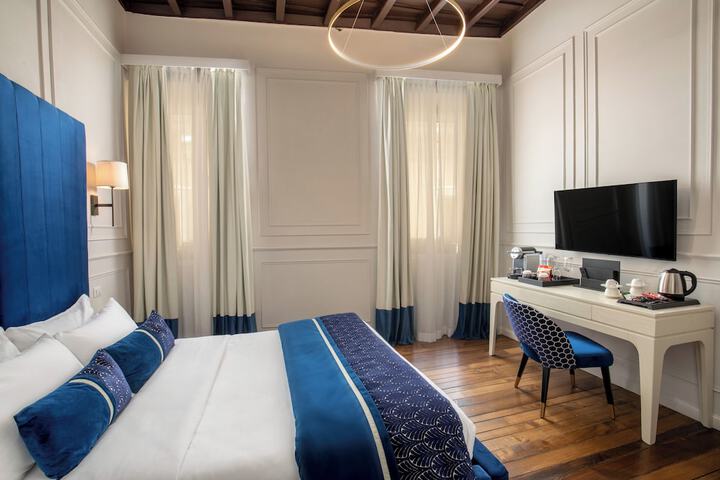 Room 14 of 37