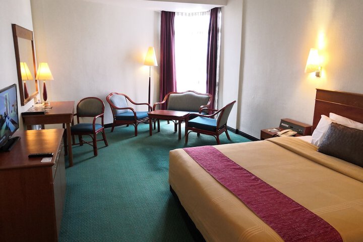 Room 4 of 40