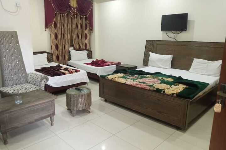 Room 5 of 6