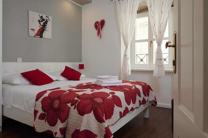 Room 14 of 84