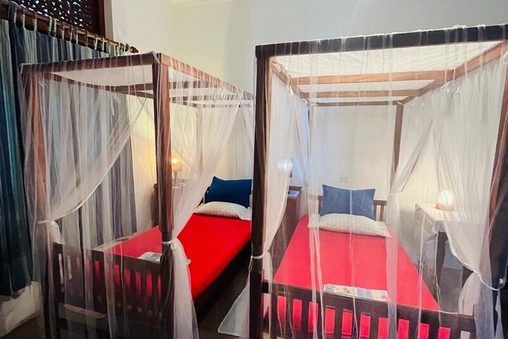 Room 7 of 27
