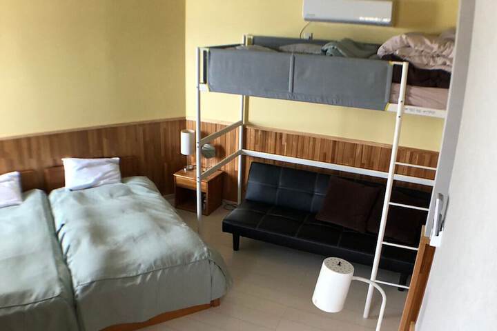 Room 10 of 38