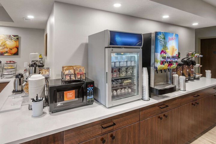 Breakfast/Coffee Service 41 of 44