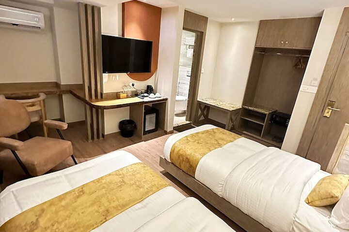 Room 6 of 69