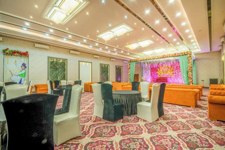 Ballroom/Hall 60 of 93