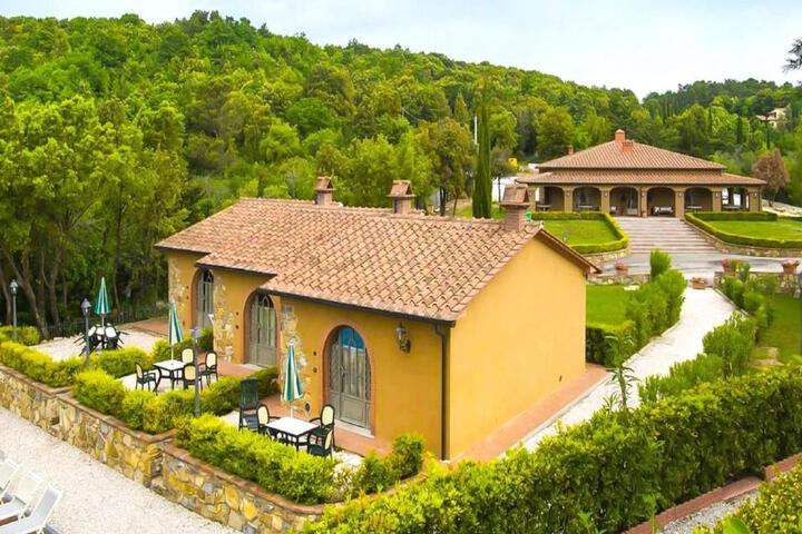Attractive apartment with paid sauna in Monteverdi Marittimo