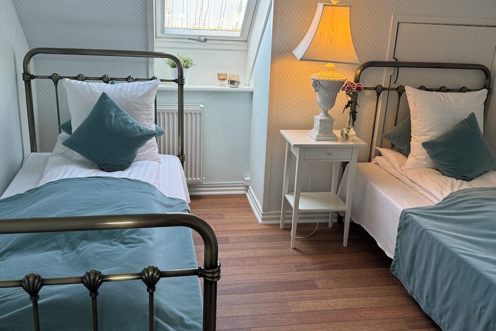 Room 15 of 42