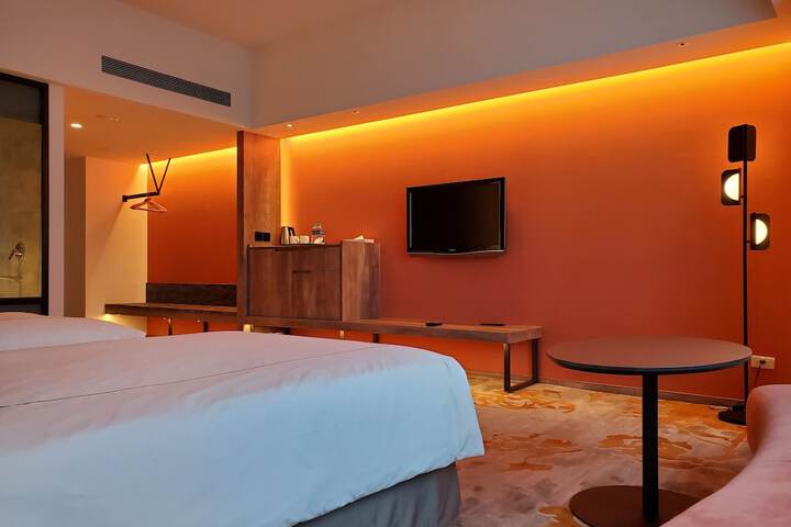 Room 25 of 65