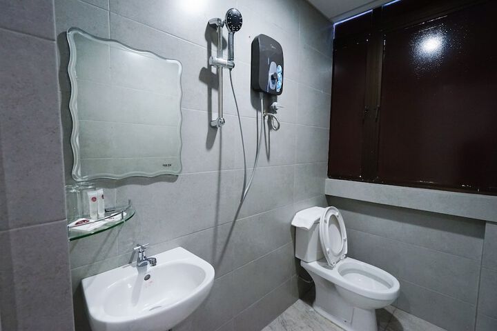 Room 14 of 36