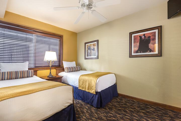 Room 8 of 32