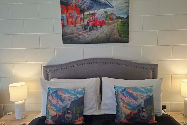 Room 33 of 103