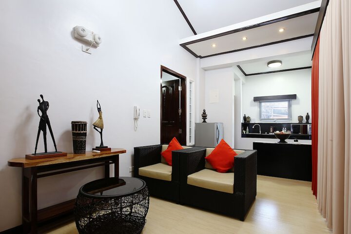 Room 9 of 42